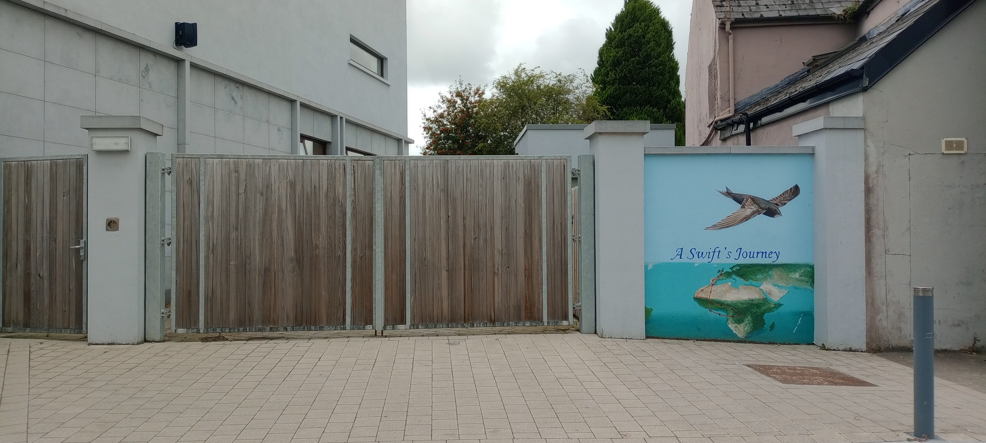 Side gate, Church Avenue